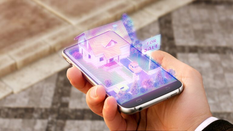 Sarah Wood CEO of realestate.co.nz + Tech News of the week — episode artwork