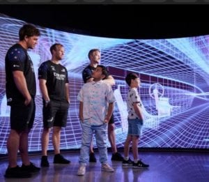 Could Kiwis who pay off cyber ransoms land in jail? (Plus: Instagram is 10, Naughty IT guy jailed, Windows XP shame + more) — episode artwork