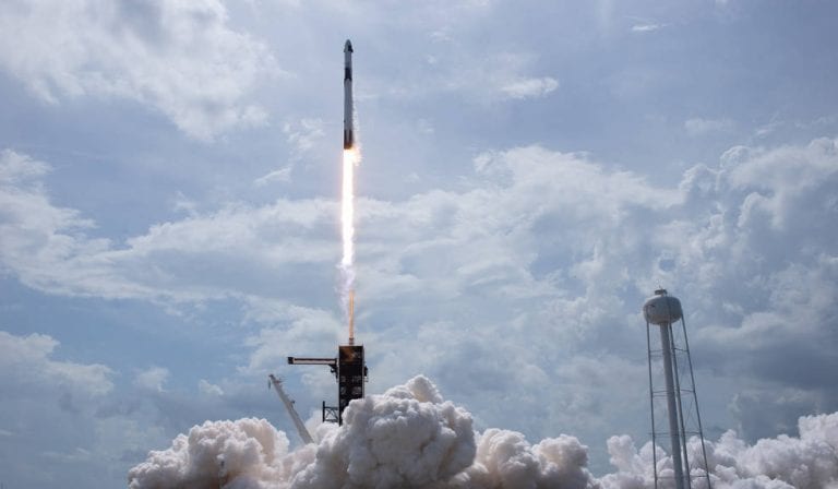 Space X / NASA crew launch, MSN Artificial Intelligence, Neon and Lightbox merge, Withings Move ECG — episode artwork