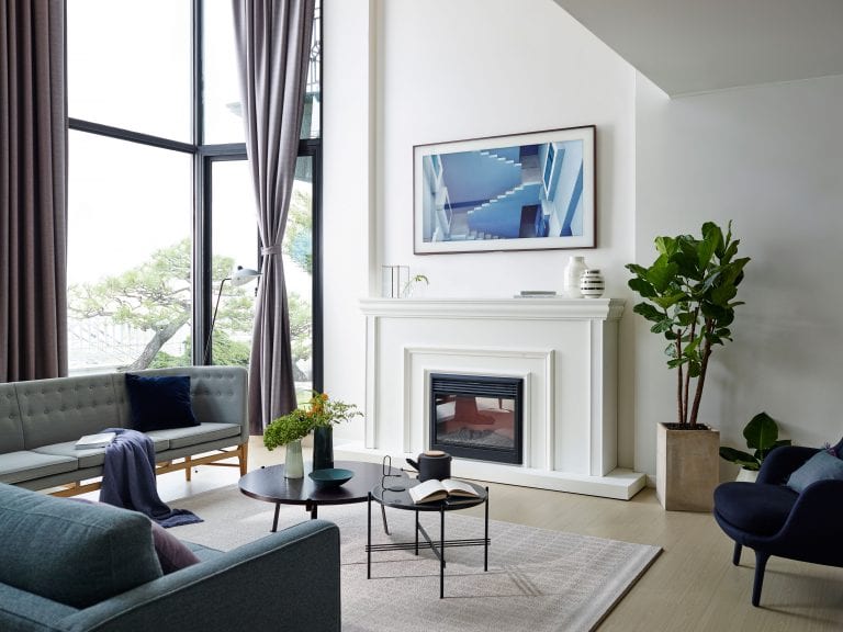 Frame TV, Zoho signs Warehouse Group, Kiwis relaxed about open Wi-Fi usage, Logitech Spotlight Presenter – NZ Tech Podcast 349 — episode artwork